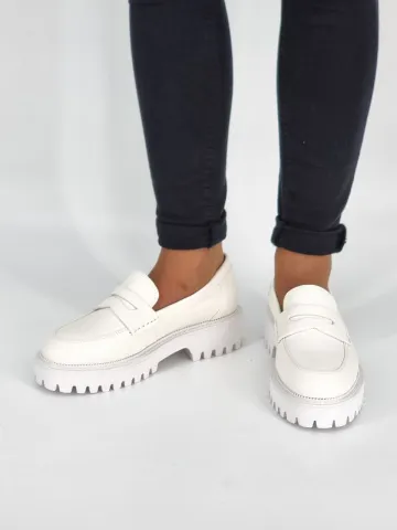 Лоферы женские