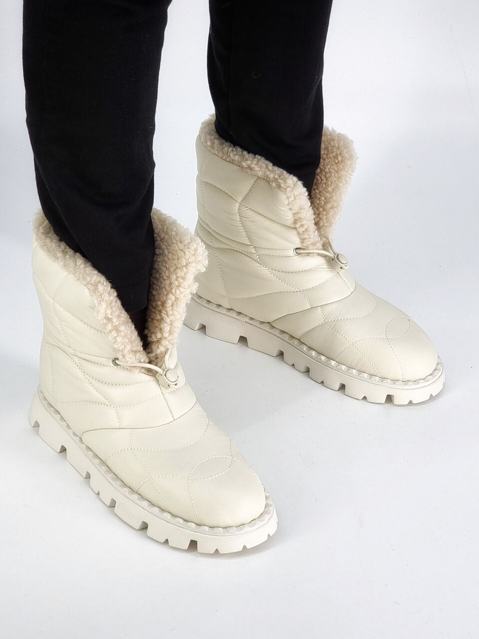 Дутики женские